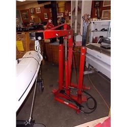 ENGINE HOIST
