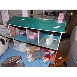 VINTAGE METAL DOLL HOUSE & CONTENTS