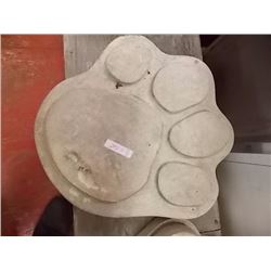CONCRETE - STEPPING STONE - PAW - MED