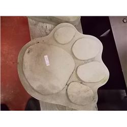 CONCRETE - STEPPING STONE - PAW - LARGE