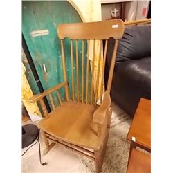 MAPLE ROCKING CHAIR