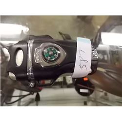 LIGHTER WITH COMPASS