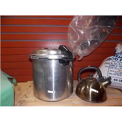 LARGE PRESSURE COOKER