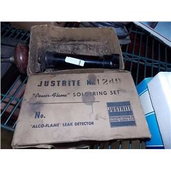 VINTAGE SOLDERING IRON IN BOX