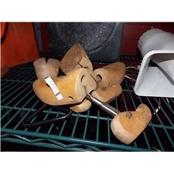 VINTAGE WOOD SHOE STRETCHERS -  5 TTL