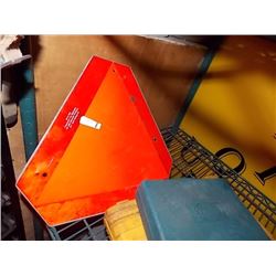 SAFETY SIGN - TRIANGLE