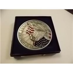 COMMEMORATIVE ROUND - SEPT 11, 2001 - UNITED IN MEMORY - 3" DIAMETER - IN ORIGINAL BOX