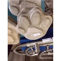 CONCRETE - STEPPING STONE - PAW - SMALL - 2 TTL