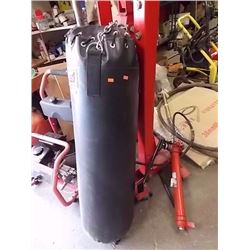 HEAVY PUNCHING BAG