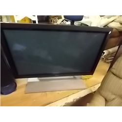 HITACHI T.V. / MONITOR - NO HDMI