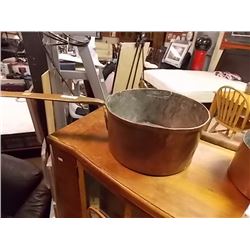 ANTIQUE HAND HAMMERED HEAVY COPPER POT - LARGE BELIEVED TO BE OVER 100 YEARS OLD