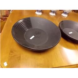 NEW GOLD PAN - ESTWING - BLACK PLASTIC - LARGE