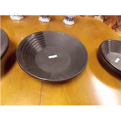 NEW GOLD PAN - ESTWING - BLACK PLASTIC - MED