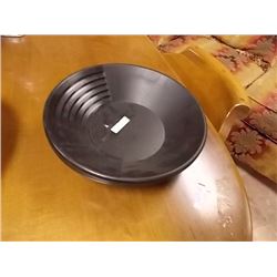NEW GOLD PAN - ESTWING - BLACK PLASTIC - SMALL