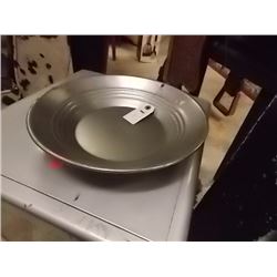 NEW GOLD PAN - ESTWING - METAL -