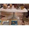 Image 1 : OVAL SIDE TABLE