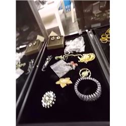 TRAY OF COSTUME JEWELRY - TRAY NOT INCLUDED