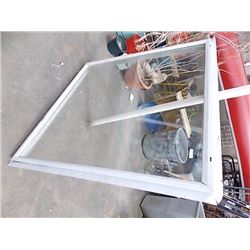 VINTAGE WOOD WINDOWS - 5 TTL