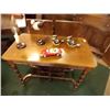 Image 2 : VINTAGE EXPANDABLE GATE LEG TABLE