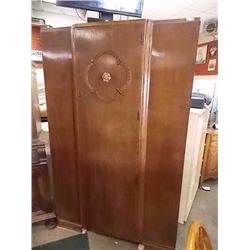 VINTAGE OAK WARDROBE CUPBOARD WITH KEY