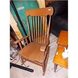 MAPLE ROCKING CHAIR