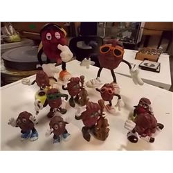 COLLECTION OF HEARD IT ON THE GRAPE VINE TOYS - CALIFORNIA RAISINS - 11 PC