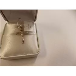PENDANT  - STERLING SILVER CRUCIFIX DESIGN - RETAIL ESTIMATE $75