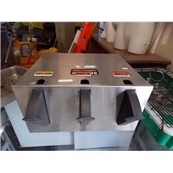 COMMERCIAL CONDIMENT PUMP DISPENSER