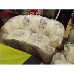 LOVE SEAT - 2 TTL
