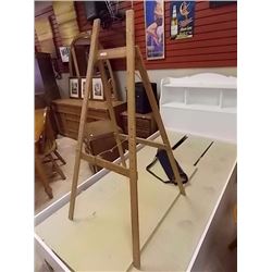 WOOD PAINTERS EASEL