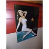 Image 1 : MEMORABILIA - METAL SIGN - 3-D PIN UP GIRL