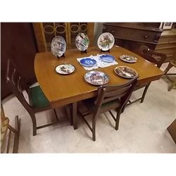 WALNUT TABLE & 4 DINING CHAIRS - 36" X 50" TABLE TOP - VINTAGE