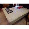 Image 1 : KING MATTRESS - STORE DISPLAY UNIT - MONTERAY FIRM