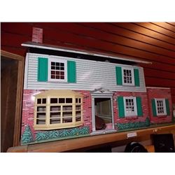 VINTAGE METAL DOLL HOUSE & CONTENTS