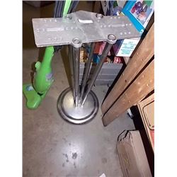 CANDY MACHINE STAND