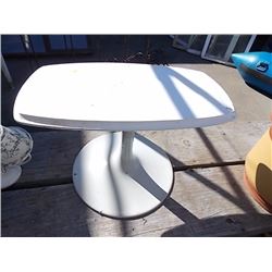 OVAL SIDE TABLE