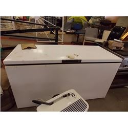 FREEZER - 28" X 5.5'