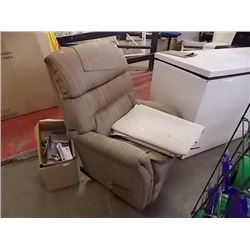 ROCKER RECLINER