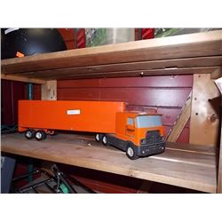 VINTAGE NYLINT SCHNEIDER METAL TRACTOR & TRAILER - 20" LONG