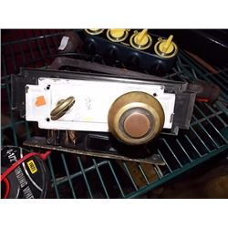 VINTAGE DOOR KNOB & LOCK