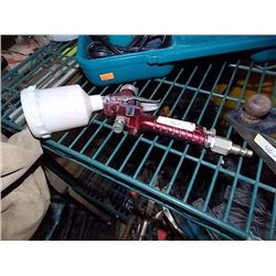 GRAVITY FED PAINT GUN