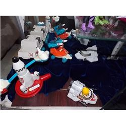 ASSORTED LOT OF COLLECTABLE SPACE TOYS