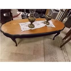 OVAL RETRO COFFEE TABLE