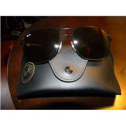 AUTHENTIC RAYBAN SUNGLASSES W/CASE