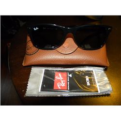 AUTHENTIC RAYBAN SUNGLASSES W/CASE