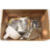 Image 1 : ESTATE BOX OF HOUSEHOLD ITEMS INCLUDING VINTAGE