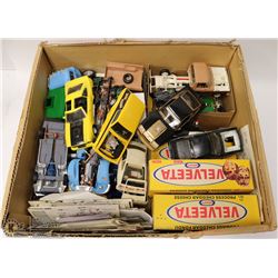 BOX W/ ASST VINTAGE BUILT MODEL KITS