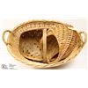 Image 1 : LOT OF WICKER BASKETS