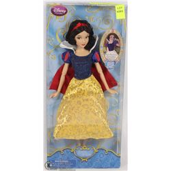 NEW DISNEY SNOW WHITE COLLECTOR FIGURINE