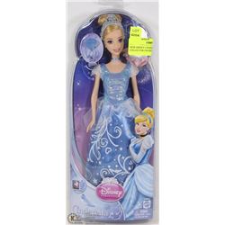 NEW DISNEY CINDERELLA COLLECTOR FIGURINE